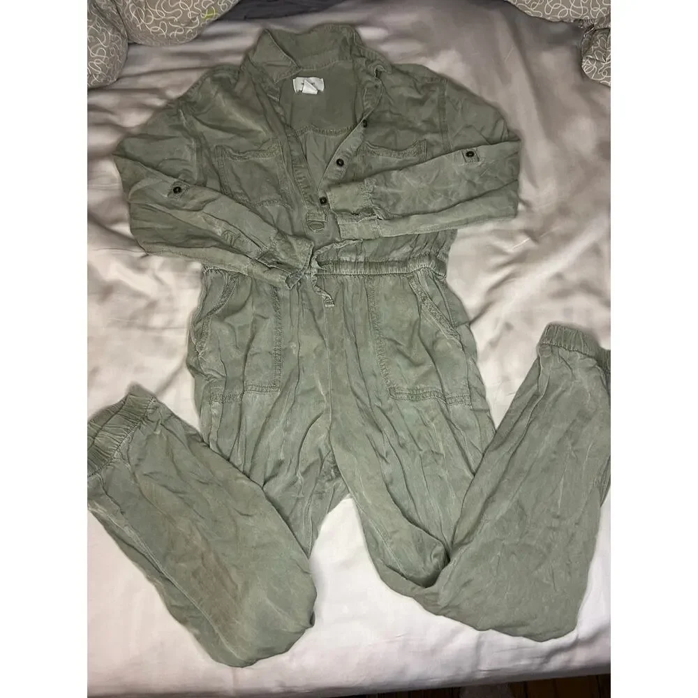 Old Navy green romper size 8